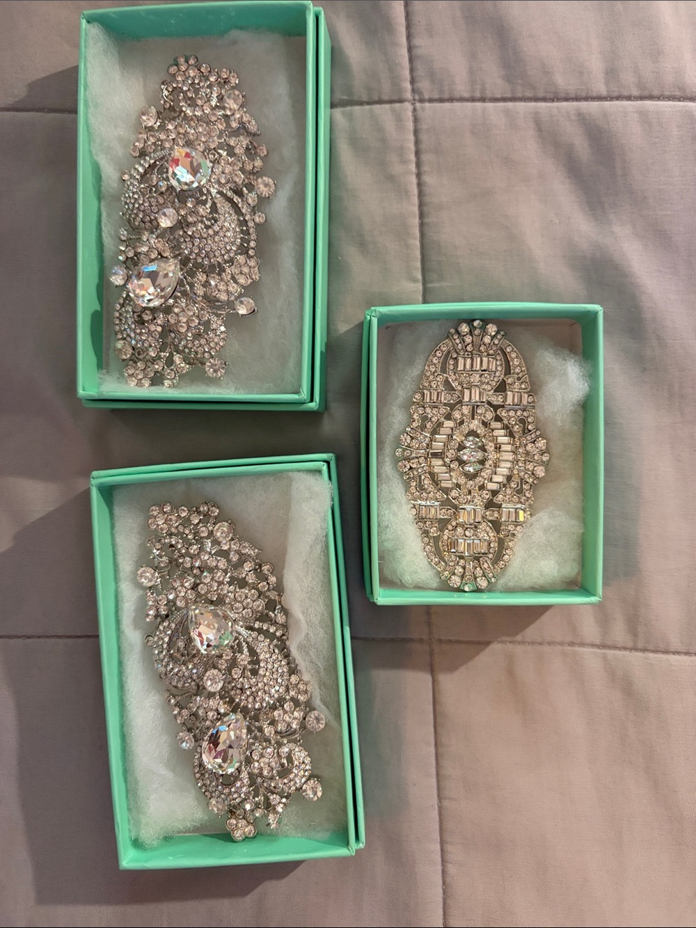 Lot of 3 brooches! Brand new- Elegant accents 💕